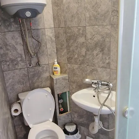Apartment Budget *